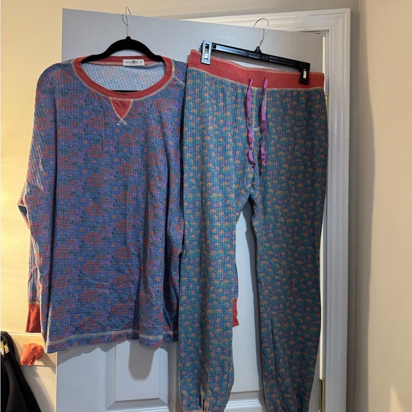 Two Sets of Mix and Match Pajamas by Natural life - Picture 12 of 14